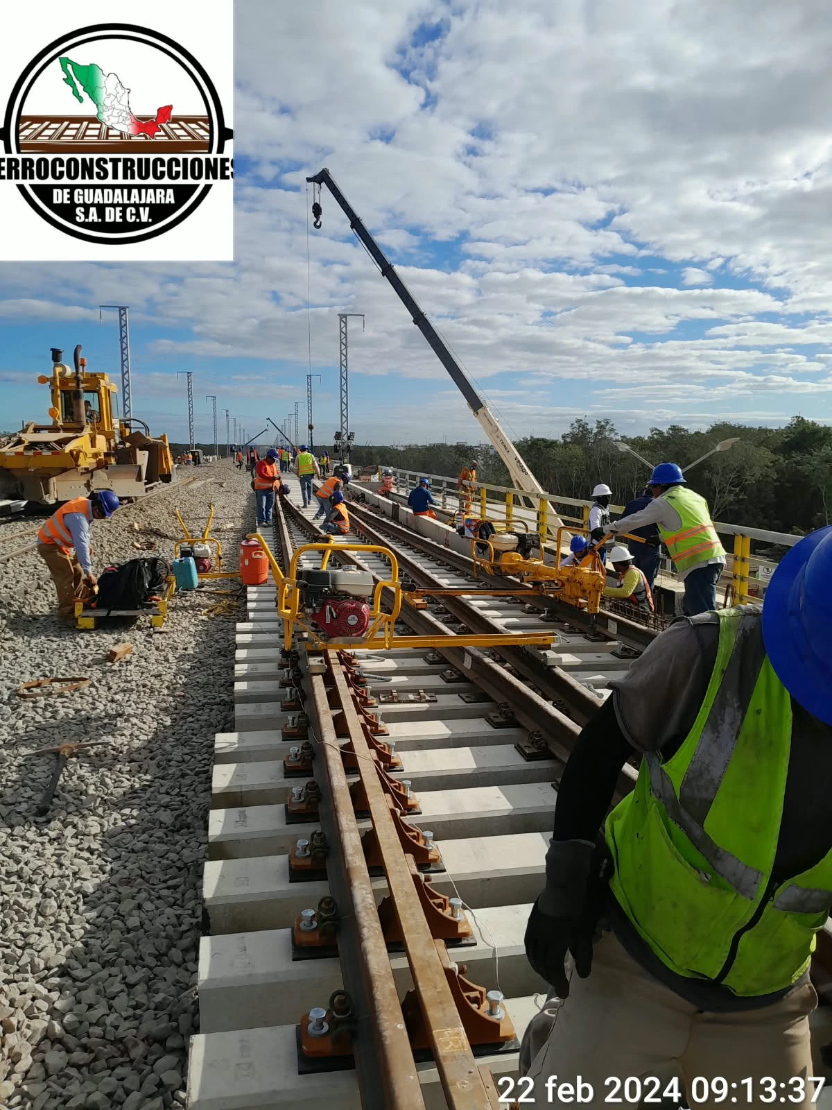 Armado de aparato de vía No. 20 con ICA en Tren Maya Tramo 4